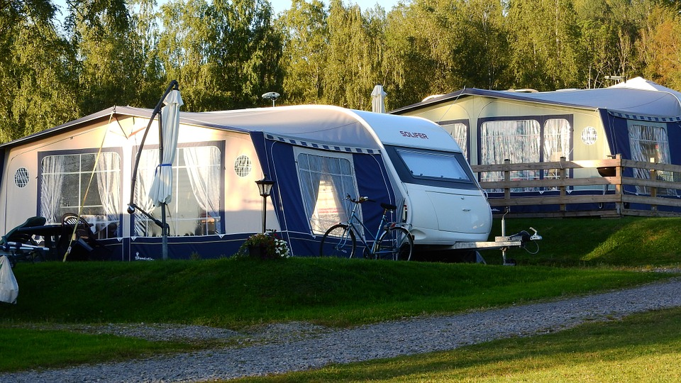 Karavany, kempovanie